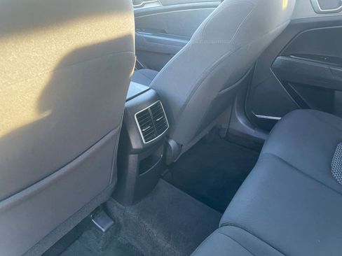 Used 2025 Kia Sportage LX image 23