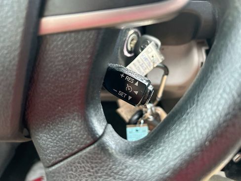 Used 2014 Toyota Camry FWD image 17