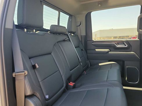 Used 2025 GMC Sierra 2500 SLT w/ Texas SLT Premium Package AWD/4WD image 17