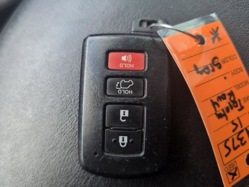 Used 2015 Toyota RAV4 Limited FWD image 33
