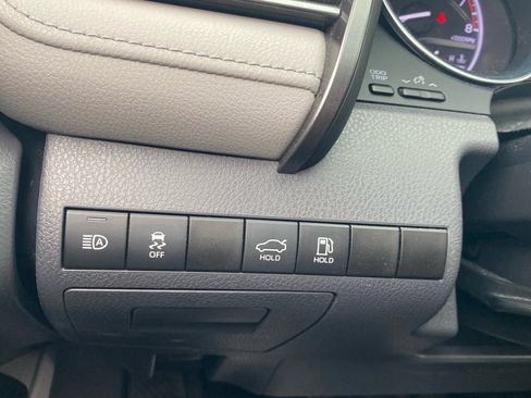 Used 2020 Toyota Camry XLE image 20