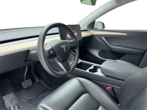 Used 2023 Tesla Model Y Long Range image 16