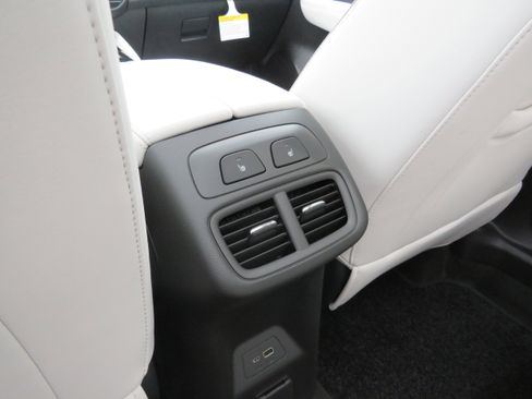 New 2026 Buick Envision Avenir image 10