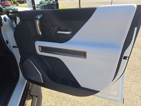 New 2025 GMC Hummer EV 2X image 6