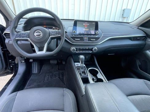 Used 2024 Nissan Altima 2.5 SV image 17