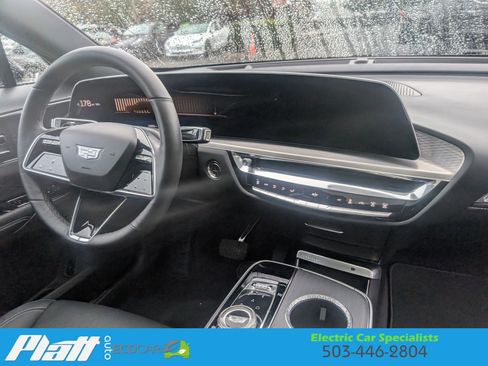 Used 2024 Cadillac Lyriq Sport image 34