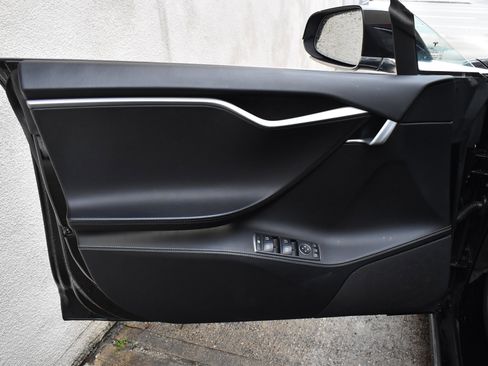 Used 2018 Tesla Model S 75D image 21