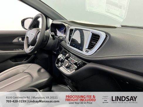 New 2026 Chrysler Pacifica Select image 14