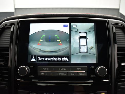 Used 2023 Nissan Titan PRO-4X w/ Pro-4x Convenience Package image 30