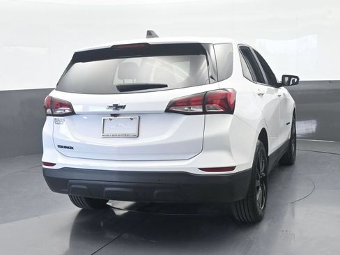 Used 2024 Chevrolet Equinox LS w/ LS Convenience Package FWD image 5