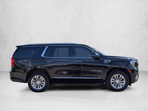 Certified 2021 GMC Yukon SLT w/ SLT Luxury Plus Package AWD/4WD image 4