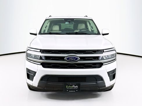 Used 2024 Ford Expedition Max XLT image 2