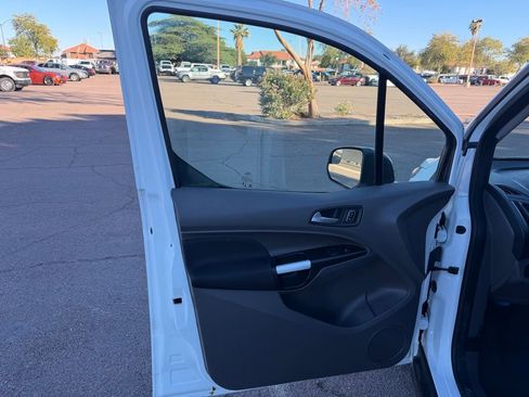 Used 2023 Ford Transit Connect XLT image 21