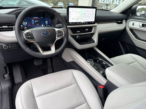 New 2026 Ford Explorer Active w/ Active Comfort Package image 18