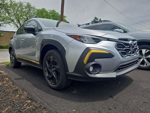 Used 2024 Subaru Crosstrek 2.5i Sport AWD/4WD image 2