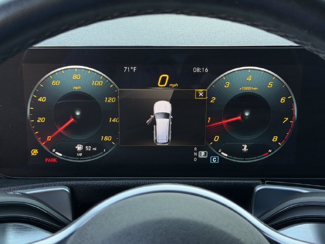 Used 2022 Mercedes-Benz GLB 250 4MATIC w/ Premium Package Lite image 17