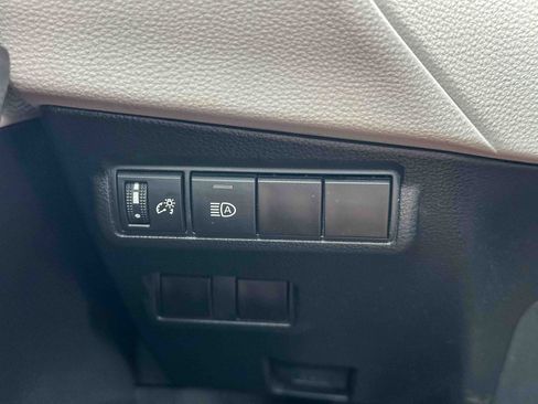 Used 2023 Toyota Corolla Cross LE FWD image 35