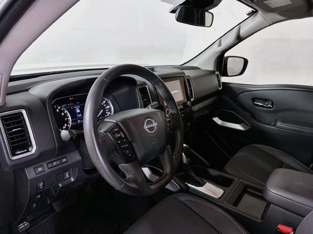 Used 2024 Nissan Frontier SV w/ SV Convenience Package RWD image 9