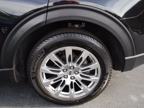 Used 2026 Ford Explorer Platinum AWD/4WD image 7