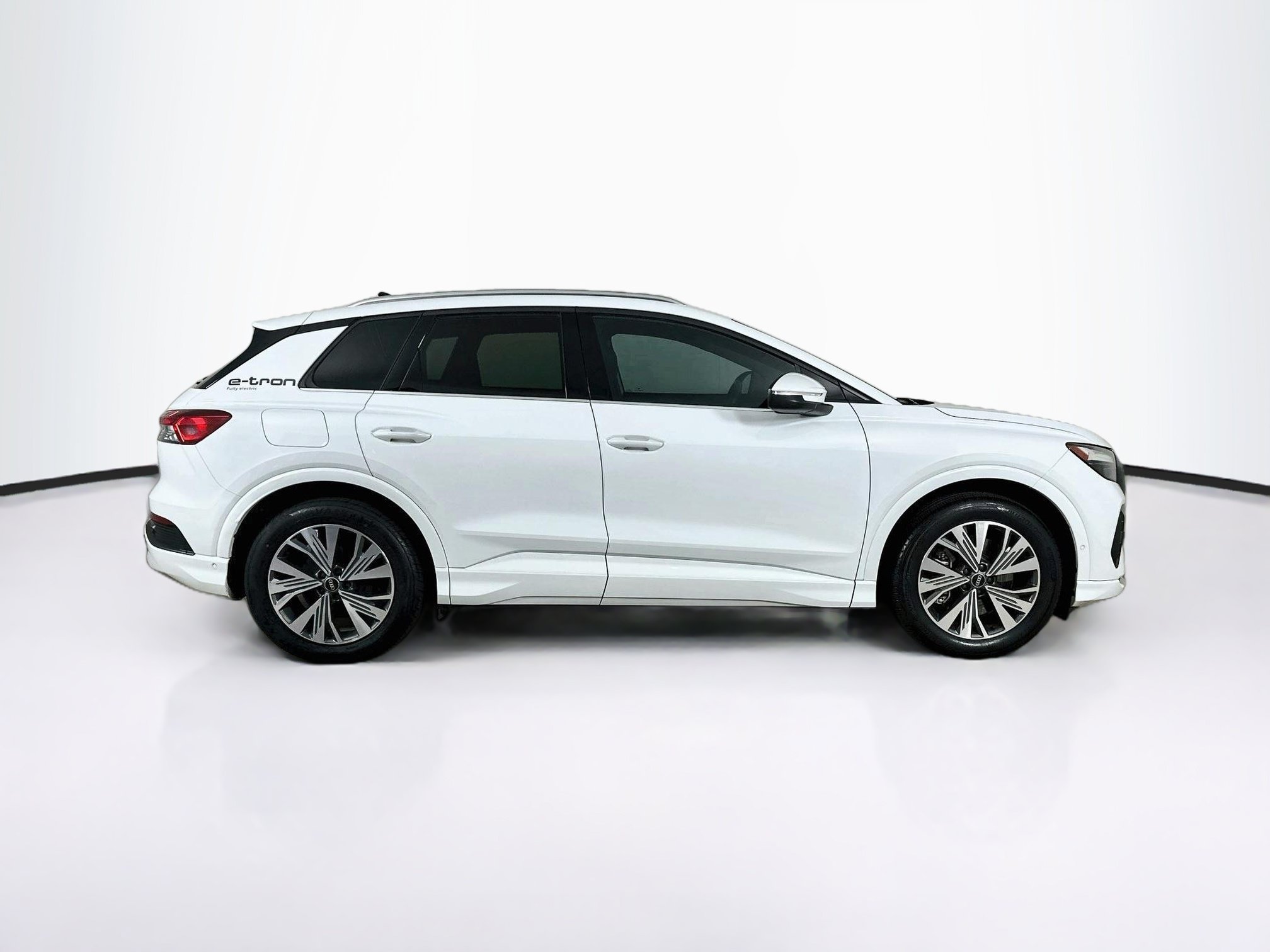 Used 2023 Audi Q4 e-tron Premium Plus w/ Premium Plus RWD image 10