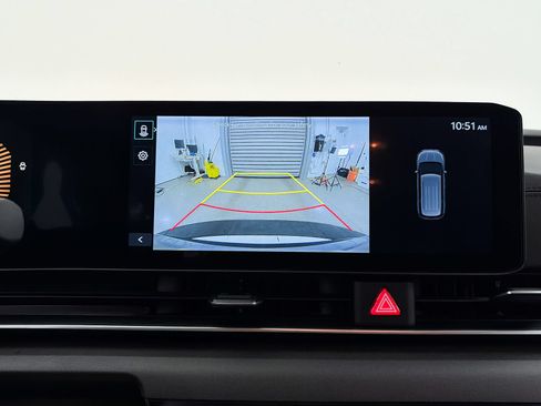 Certified 2025 Kia Carnival EX FWD image 5