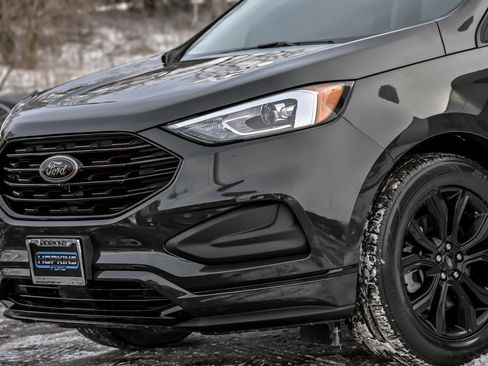 Used 2022 Ford Edge SE w/ Black Appearance Package image 2