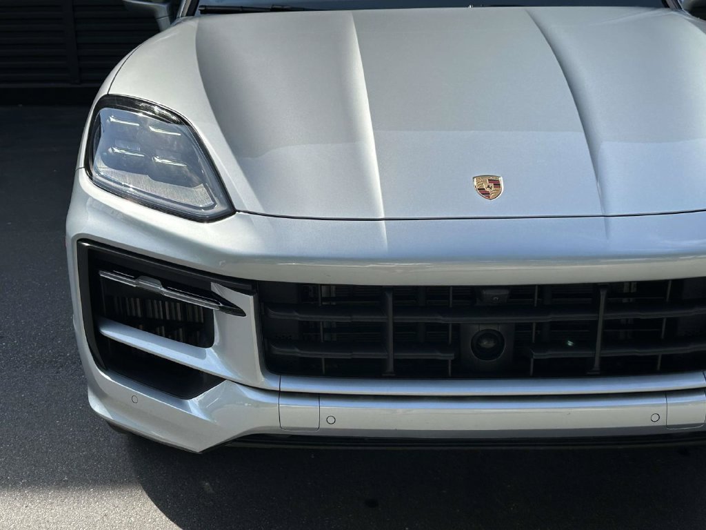 Certified 2026 Porsche Cayenne AWD/4WD image 10