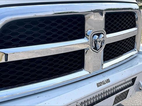 Used 2018 RAM 2500 SLT AWD/4WD image 32