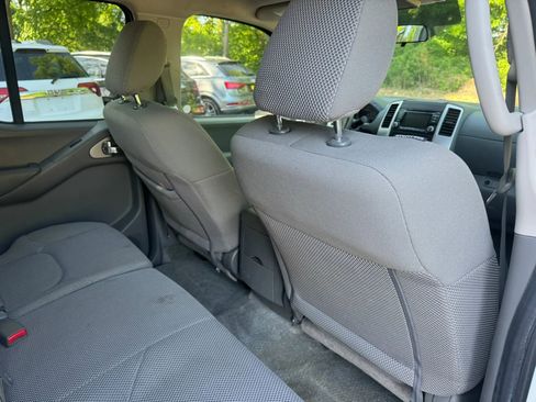 Used 2016 Nissan Frontier SV RWD image 23