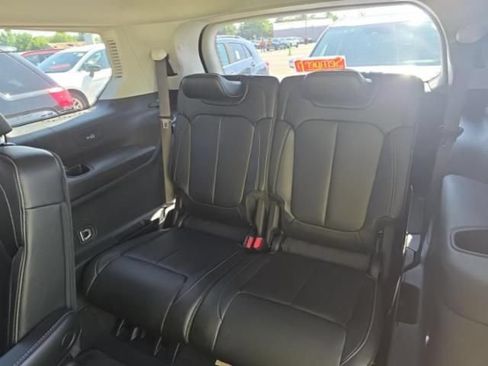 Used 2023 Jeep Grand Cherokee L Limited AWD/4WD image 6