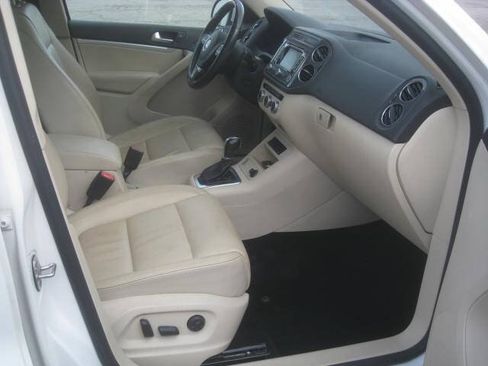Used 2013 Volkswagen Tiguan S AWD/4WD image 22