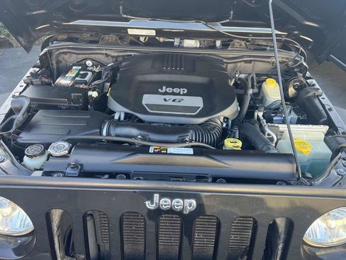 Used 2014 Jeep Wrangler Sport w/ Quick Order Package 24S AWD/4WD image 23