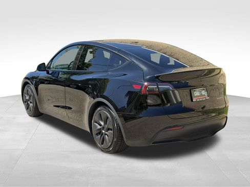 Used 2023 Tesla Model Y Performance AWD/4WD image 6