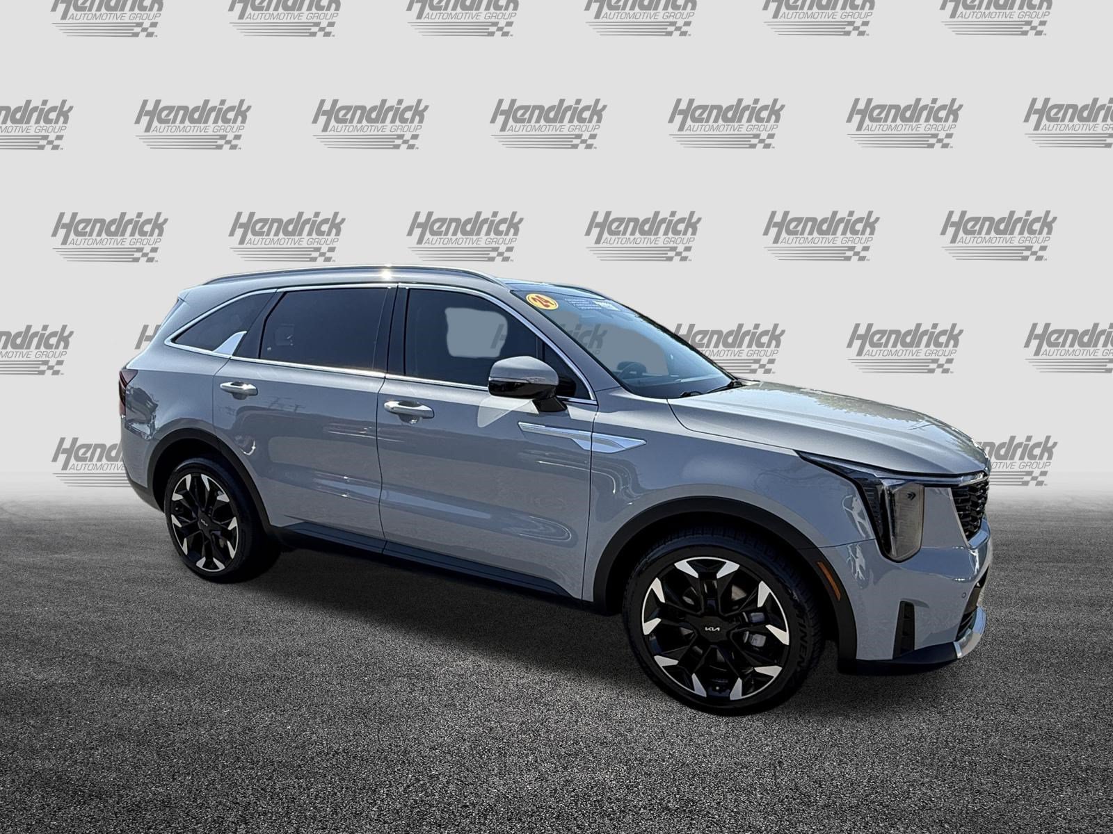 Used 2024 Kia Sorento EX w/ Panoramic Sunroof Package FWD image 2