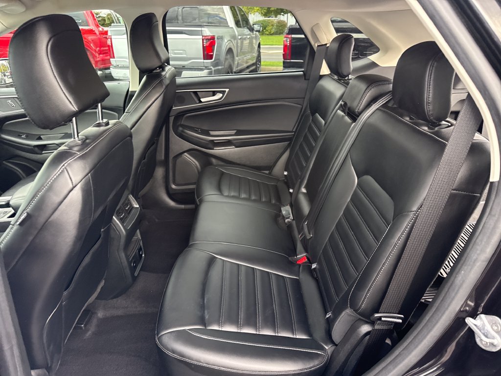 Used 2024 Ford Edge SEL w/ Convenience Package AWD/4WD image 16