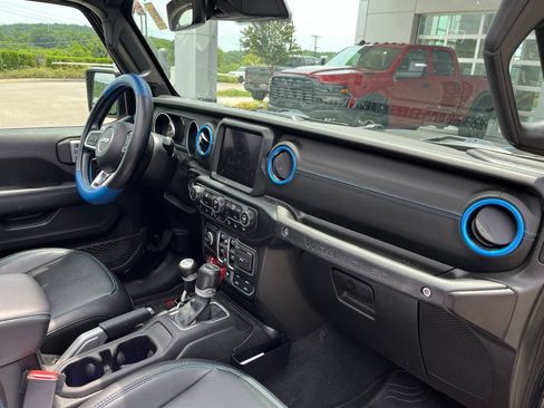 Used 2021 Jeep Wrangler Unlimited Rubicon 4xe w/ Dual Top Group AWD/4WD image 4