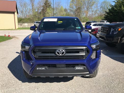 Certified 2024 Toyota Tacoma SR5 image 3