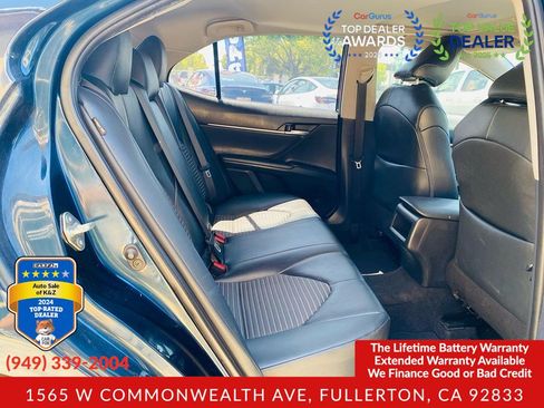 Used 2019 Toyota Camry SE w/ Carpet Mat Package FWD image 23
