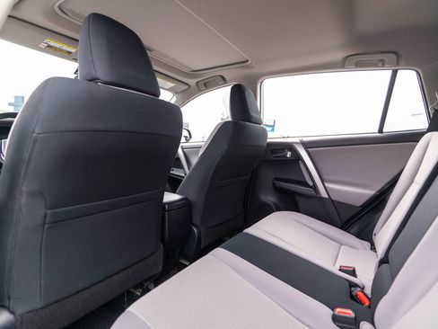 Used 2017 Toyota RAV4 XLE image 19