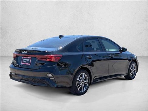 Used 2022 Kia Forte LXS FWD image 5