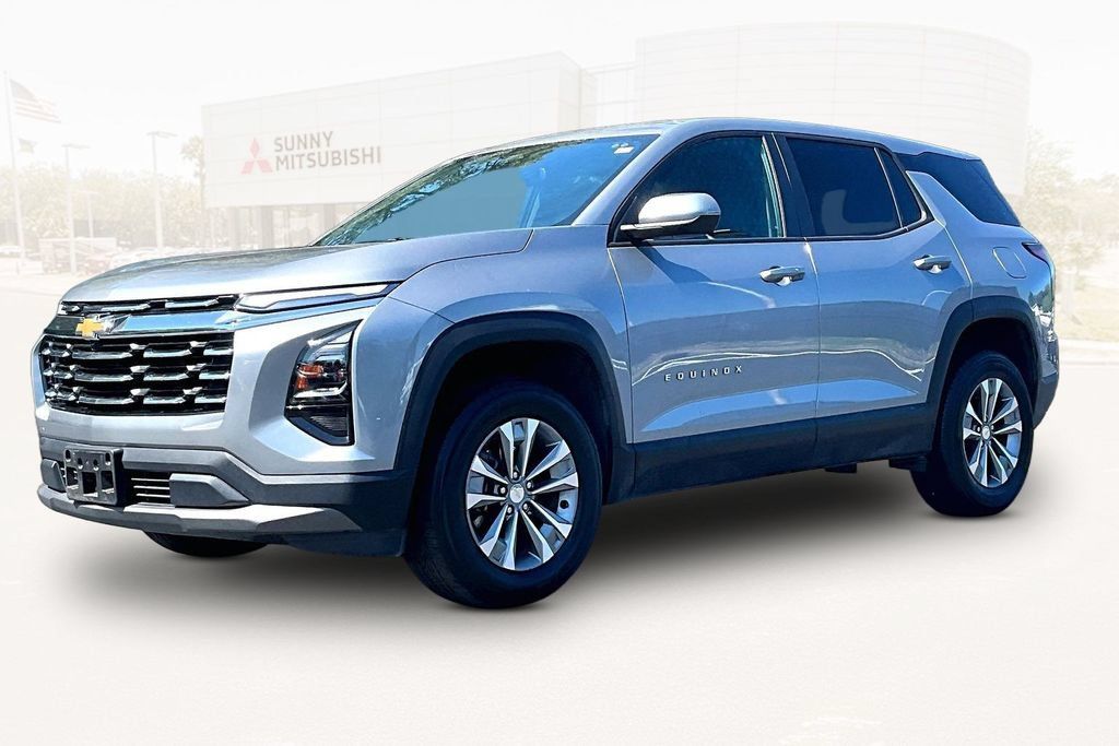 Used 2025 Chevrolet Equinox LT FWD image 1