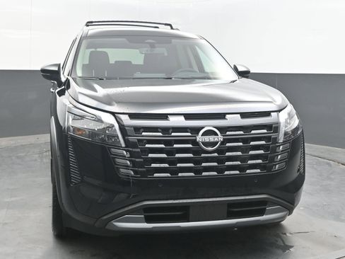 New 2026 Nissan Pathfinder Platinum AWD/4WD image 2