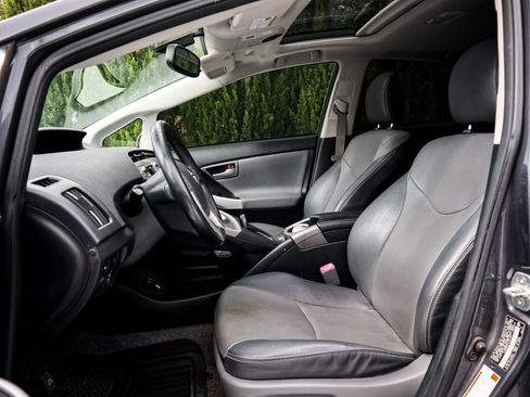 Used 2012 Toyota Prius Four w/ Deluxe Solar Roof Pkg FWD image 7
