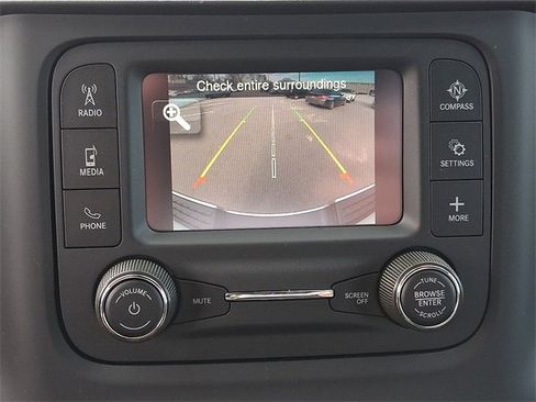 Used 2024 RAM 2500 Tradesman w/ Chrome Appearance Group image 17