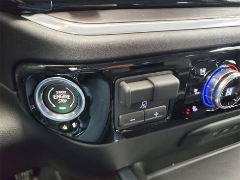 New 2026 GMC Sierra 2500 SLT w/ SLT Premium Package image 19