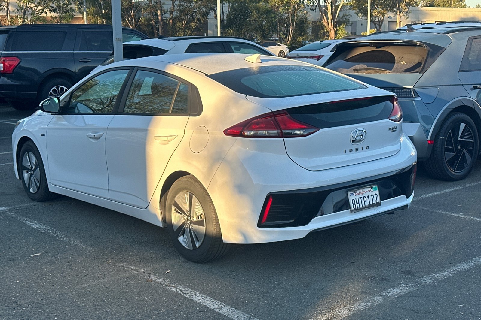 Used 2019 Hyundai Ioniq Blue FWD image 5