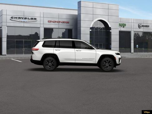 New 2026 Jeep Grand Cherokee L 2WD image 5