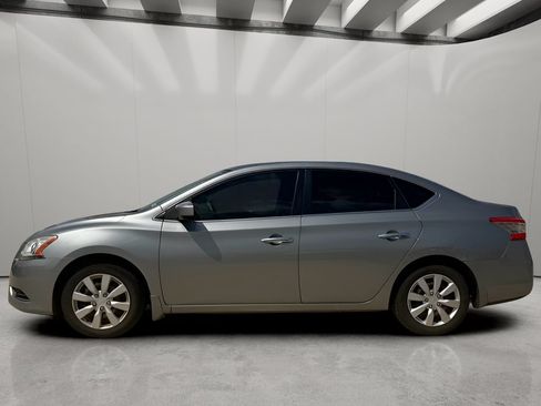 Used 2013 Nissan Sentra SV w/ Driver Pkg FWD image 2