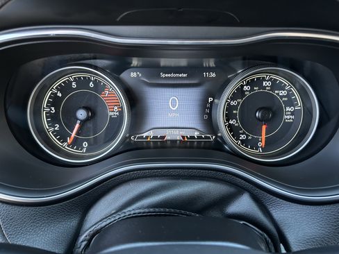 Certified 2021 Jeep Cherokee Latitude Lux w/ Comfort/Convenience Group image 29