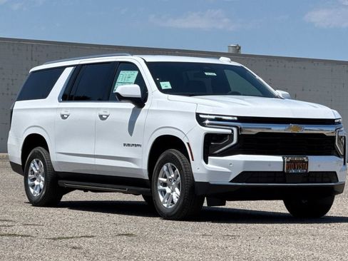 New 2026 Chevrolet Suburban LS AWD/4WD image 2